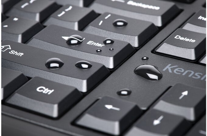 Pro Fit® flaches, kabelloses Desktop Set mit spritzwassergeschützter  Tastatur mit Multimedia-Tasten, Maus für Links- und Rechtshänder &  AES-Verschlüss, Tastaturen