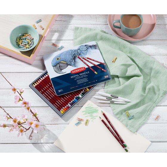 Caja metálica con 24 lápices de colores Pastel