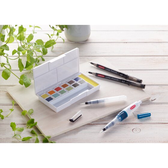 Paints Watercolour Paint Pans Derwent UK Derwent Line and Wash
