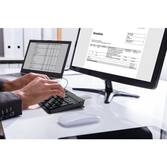 Simple Solutions™ Wired Keyboard with Smart Card Reader (CAC