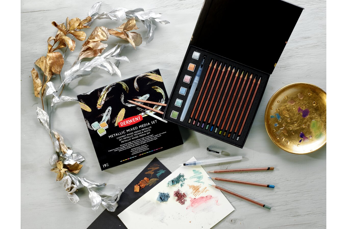 Derwent Academy Mixed Media Art Set