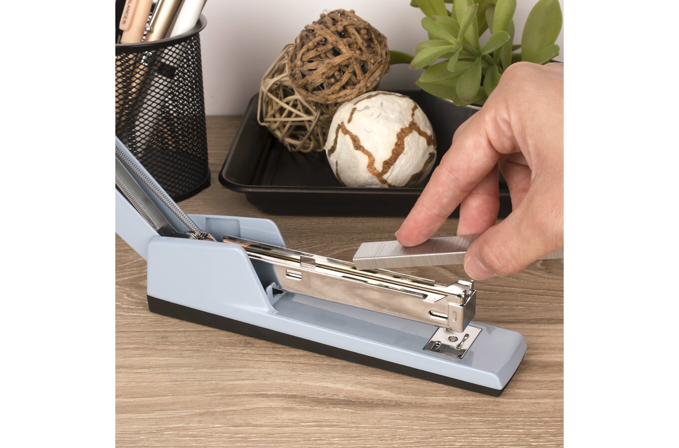 Swingline® 747® Business Full Strip Desk Stapler