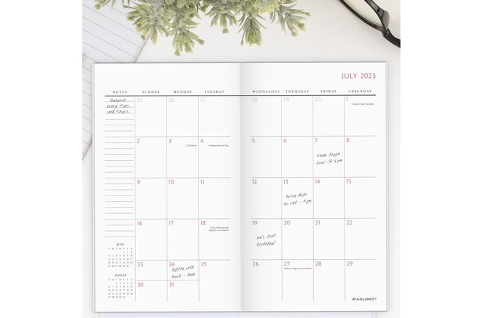 AT-A-GLANCE® Pocket-Size Monthly Planner