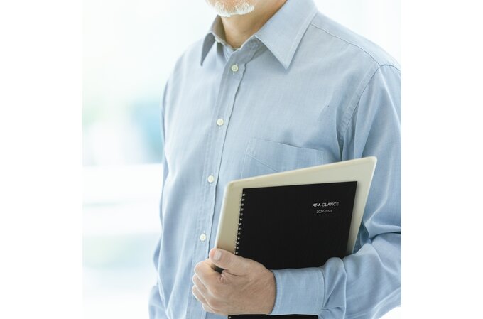 AT-A-GLANCE® DayMinder® Academic 2024-2025 Monthly Planner, Black