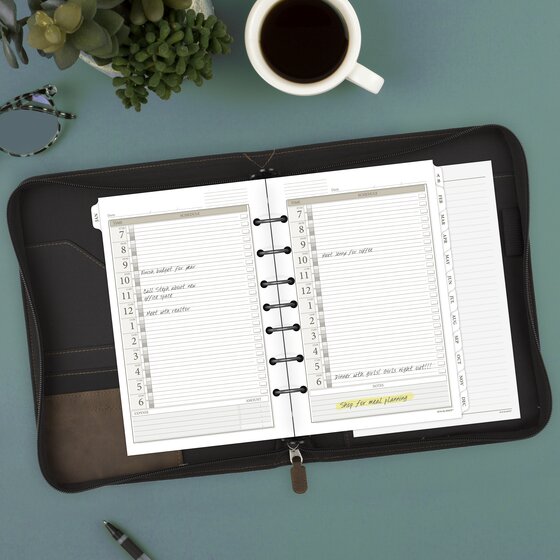 AT-A-GLANCE® Undated Faux Leather Starter Set, 7-Ring AT-A-GLANCE® Undated Faux Leather Starter Set, 7-Ring