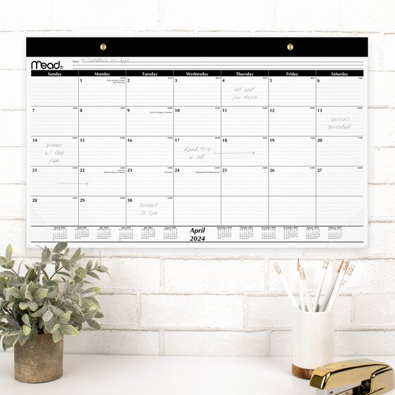 Mead® Basic Academic 20242025 Monthly Desk Pad Calendar, Compact, 17 3