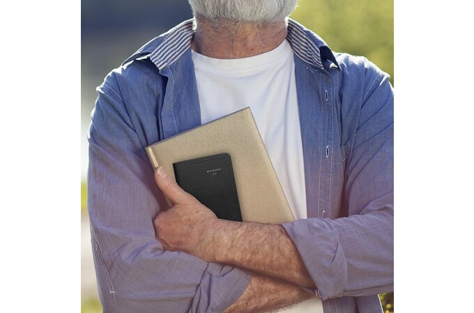 AT-A-GLANCE® DayMinder® 2025 Weekly Appointment Book Planner, Black