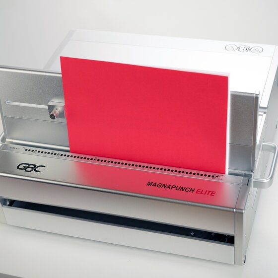 【Mach3】 ザ マンバ GBC® MagnaPunch™ Elite Electric Multi Die Set Punch Machine