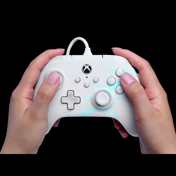 アドバンテージ有線コントローラー Xbox Series X|S用 HE | Xbox