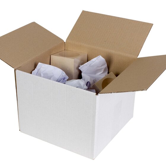 Cumberland Shipping Box White 310 x 225 x 110mm