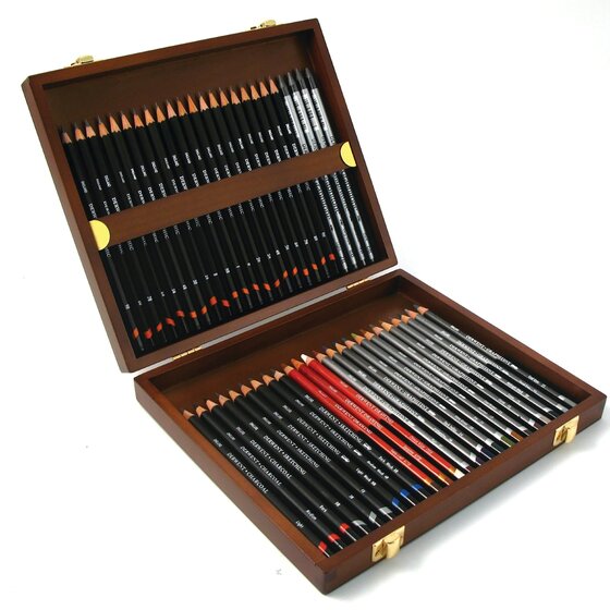 Derwent Sketching Pencils – Wooden Box of 48